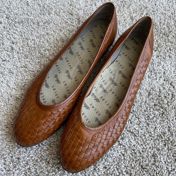 Selby Shoes Vintage Selby Active Flex Genuine Leather Flats Poshmark
